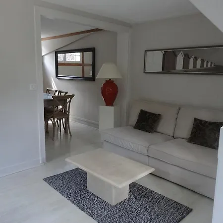 Feriehus Holiday Le Petit Ermitage